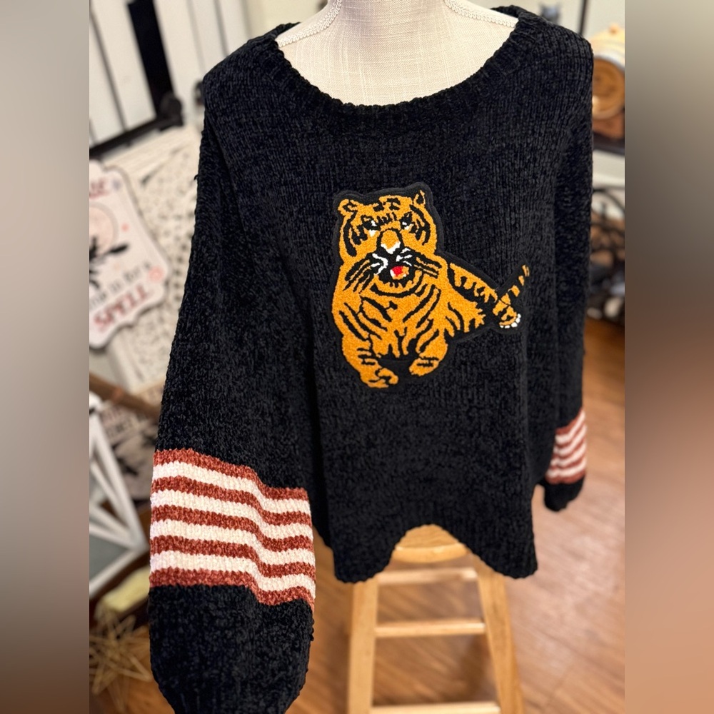 🍒BOGO50%🍒🆕🐯JUDITH MARCH: BLACK Chenille “EASY TIGER” Sweater SMALL
